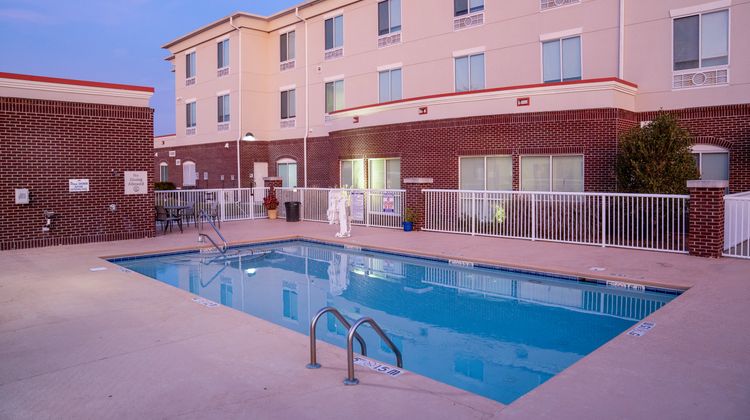 Holiday Inn Express Pembroke Pool