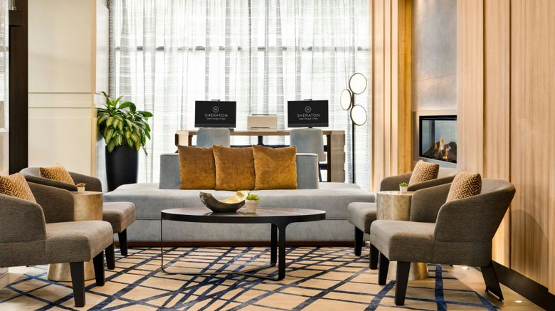 <b>Sheraton Suites Chicago O'Hare Lobby</b>. Images powered by <a href="https://www.leonardoworldwide.com/" title="Leonardo Worldwide" target="_blank">Leonardo</a>.
