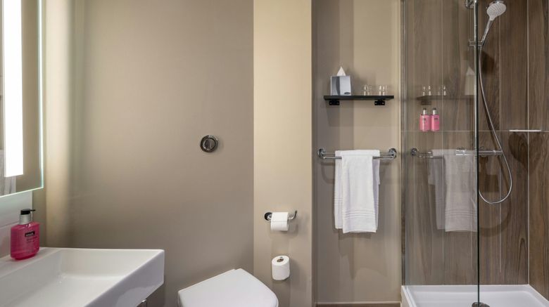 <b>Moxy Paris Clamart Room</b>. Images powered by <a href="https://www.leonardoworldwide.com/" title="Leonardo Worldwide" target="_blank">Leonardo</a>.