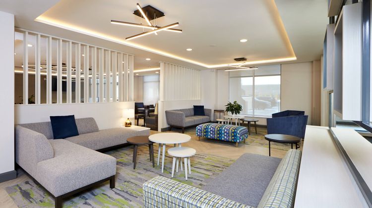 TownePlace Suites Hamilton Lobby