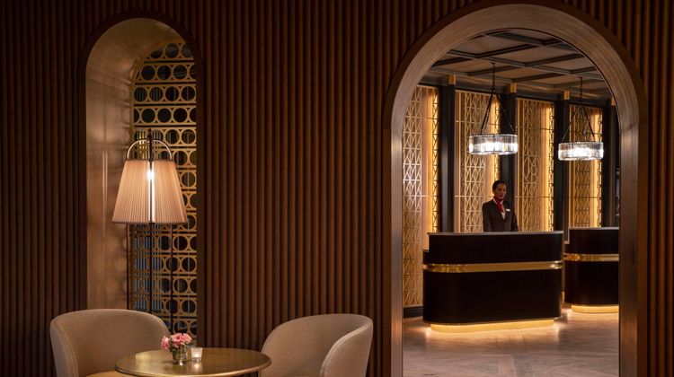 Hotel Maison Rouge Lobby