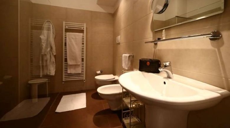 <b>Italia Hotel Room</b>. Images powered by <a href="https://www.leonardoworldwide.com/" title="Leonardo Worldwide" target="_blank">Leonardo</a>.