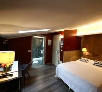 Italia Hotel Room