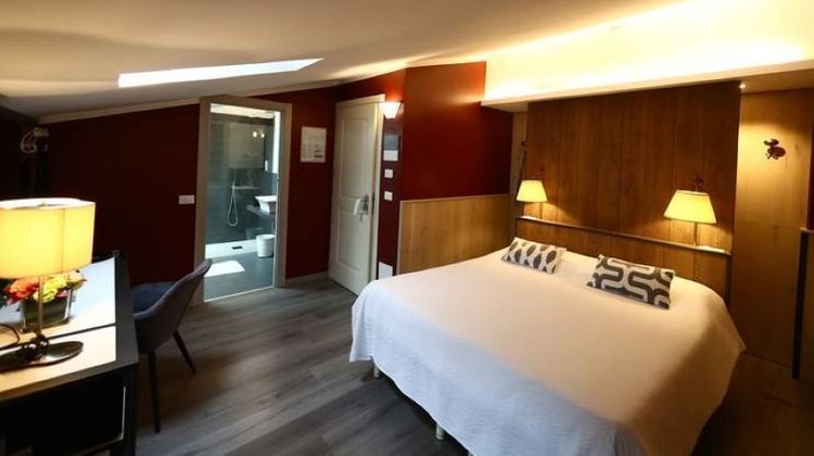 Italia Hotel Room
