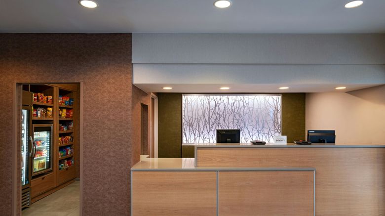 <b>Fairfield Inn & Suites Kansas City Arpt Lobby</b>. Images powered by <a href="https://www.leonardoworldwide.com/" title="Leonardo Worldwide" target="_blank">Leonardo</a>.