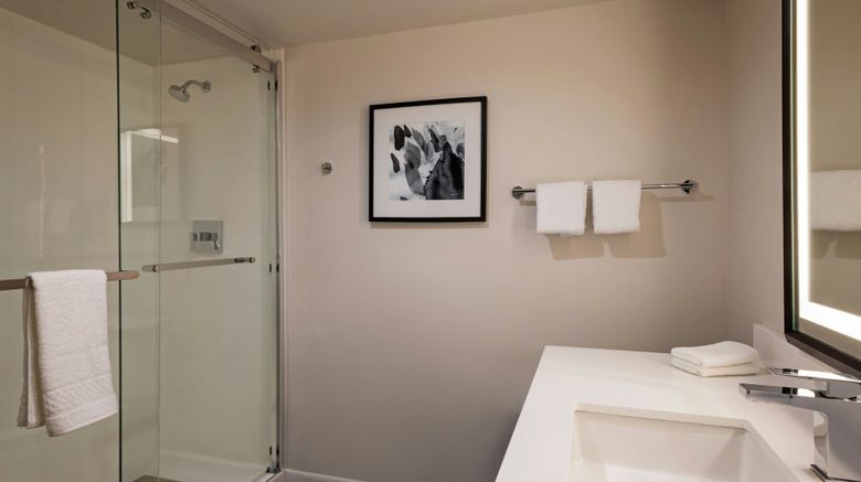 <b>Four Points by Sheraton Bakersfield Room</b>. Images powered by <a href="https://www.leonardoworldwide.com/" title="Leonardo Worldwide" target="_blank">Leonardo</a>.