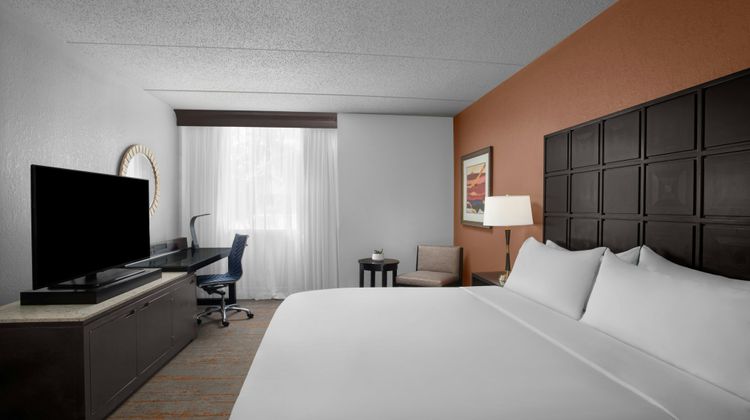 Renaissance Indianapolis North Hotel Room