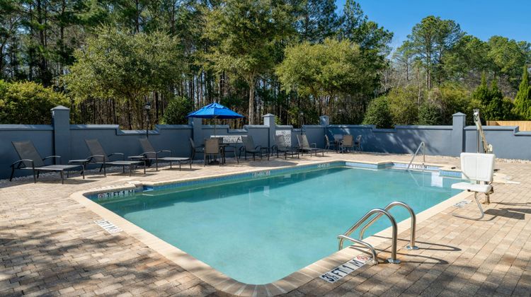 Fairfield Inn & Stes Ashley Phosphate Pool