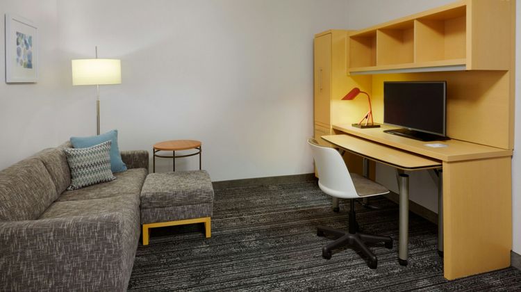 TownePlace Suites London Room