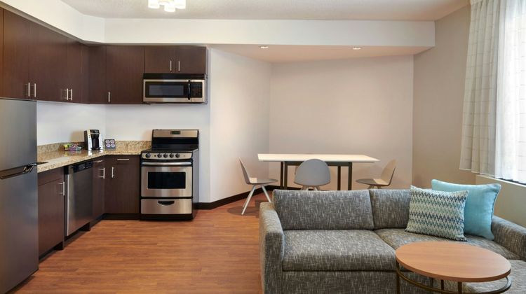 TownePlace Suites London Room