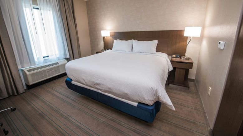 <b>Fairfield Inn & Suites Huntsville Room</b>. Images powered by <a href="https://www.leonardoworldwide.com/" title="Leonardo Worldwide" target="_blank">Leonardo</a>.