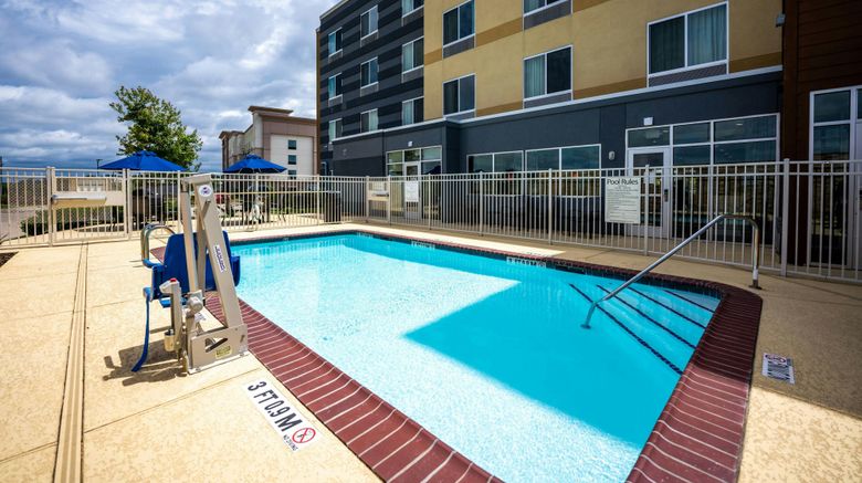 <b>Fairfield Inn & Suites Huntsville Pool</b>. Images powered by <a href="https://www.leonardoworldwide.com/" title="Leonardo Worldwide" target="_blank">Leonardo</a>.