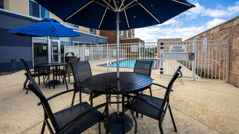 <b>Fairfield Inn & Suites Huntsville Pool</b>. Images powered by <a href="https://www.leonardoworldwide.com/" title="Leonardo Worldwide" target="_blank">Leonardo</a>.