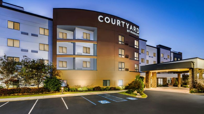 Courtyard Auburn Exterior. Images powered by <a href="https://www.leonardoworldwide.com" target="_blank" rel="noopener">Leonardo</a>.