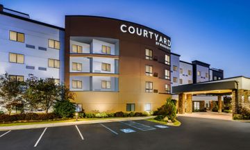 Courtyard Auburn