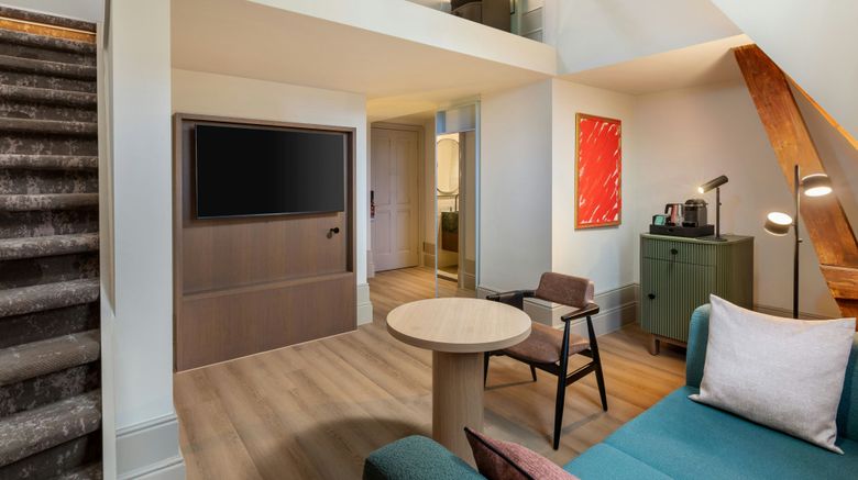 <b>The College Hotel Amsterdam Room</b>. Images powered by <a href="https://www.leonardoworldwide.com/" title="Leonardo Worldwide" target="_blank">Leonardo</a>.