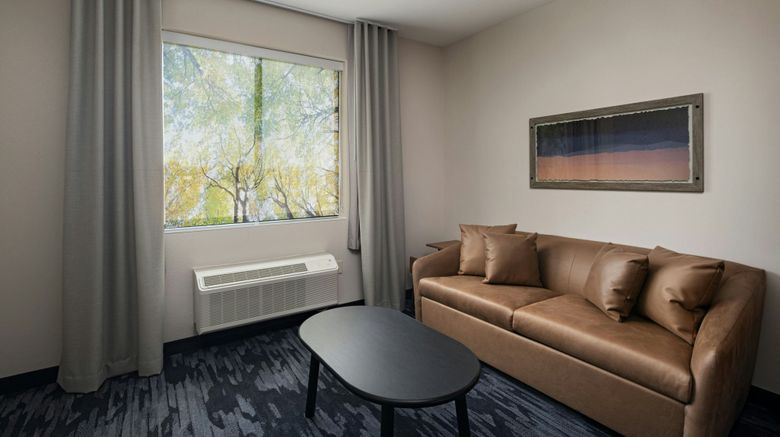 <b>Fairfield Inn & Suites Hillsboro Room</b>. Images powered by <a href="https://www.leonardoworldwide.com/" title="Leonardo Worldwide" target="_blank">Leonardo</a>.