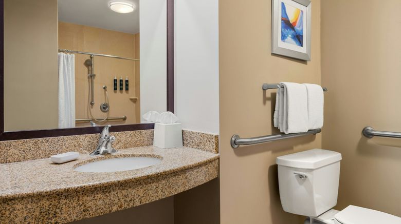 <b>Four Points by Sheraton Westchester Room</b>. Images powered by <a href="https://www.leonardoworldwide.com/" title="Leonardo Worldwide" target="_blank">Leonardo</a>.