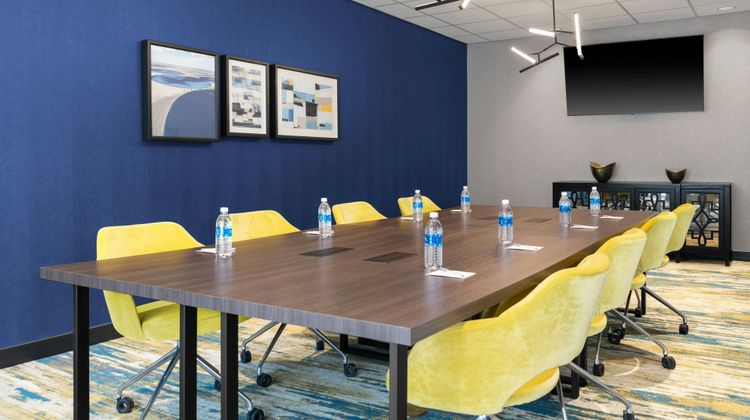 Fairfield Inn & Suites Norfolk Meeting