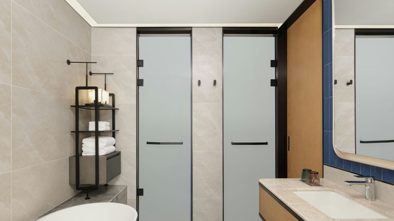 <b>Sheraton Pujiang Room</b>. Images powered by <a href="https://www.leonardoworldwide.com/" title="Leonardo Worldwide" target="_blank">Leonardo</a>.