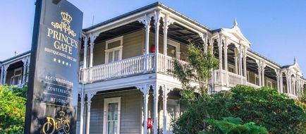 Princes Gate Hotel Exterior