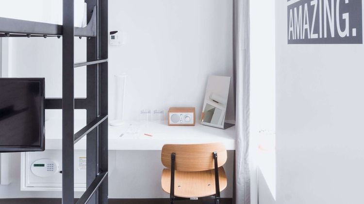 Hotel Hive Room