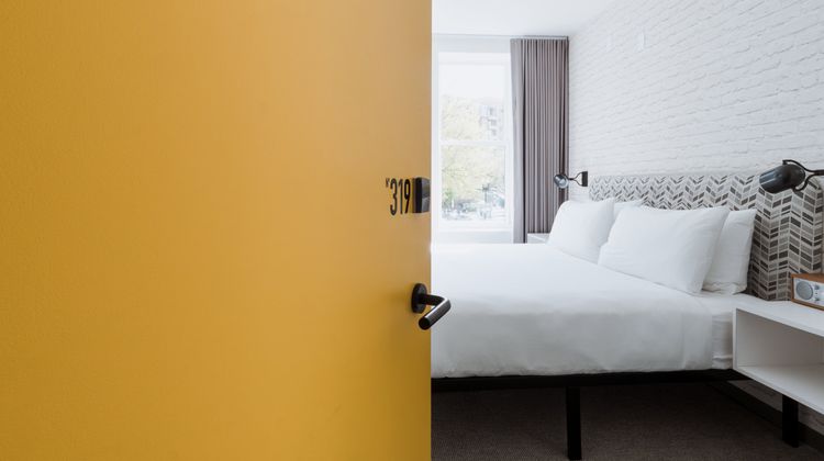 Hotel Hive Room