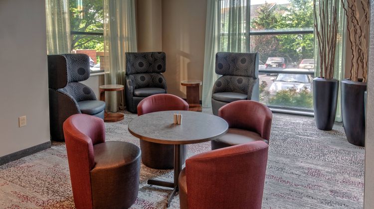 Courtyard Dulles Airport Herndon Lobby