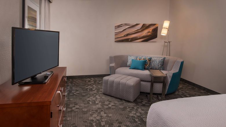 <b>Courtyard Dulles Town Center Suite</b>. Images powered by <a href="https://www.leonardoworldwide.com/" title="Leonardo Worldwide" target="_blank">Leonardo</a>.