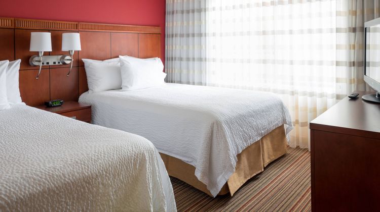 Courtyard Indianapolis Airport Suite
