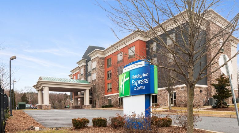 <b>Holiday Inn Express & Suites Stroudsburg Exterior</b>. Images powered by <a href="https://www.leonardoworldwide.com/" title="Leonardo Worldwide" target="_blank">Leonardo</a>.