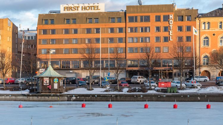 First Hotel Stadt Exterior