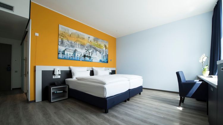carathotel Dusseldorf City Room