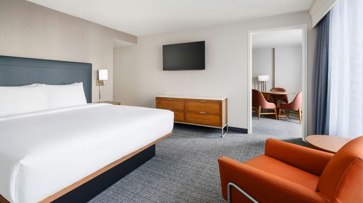 Courtyard Atlanta Buckhead Suite