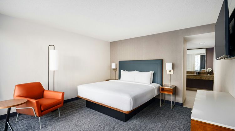 Courtyard Atlanta Buckhead Suite