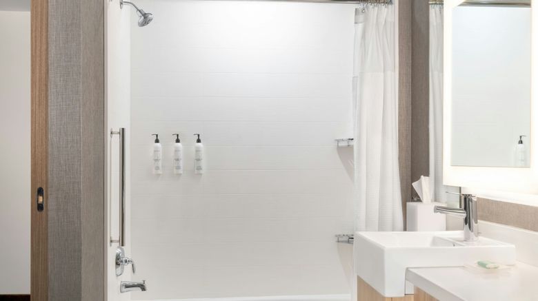 <b>SpringHill Suites by Marriott Holland Room</b>. Images powered by <a href="https://www.leonardoworldwide.com/" title="Leonardo Worldwide" target="_blank">Leonardo</a>.