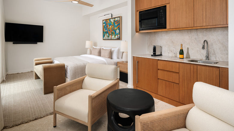 <b>The Strand Suite</b>. Images powered by <a href="https://www.leonardoworldwide.com/" title="Leonardo Worldwide" target="_blank">Leonardo</a>.