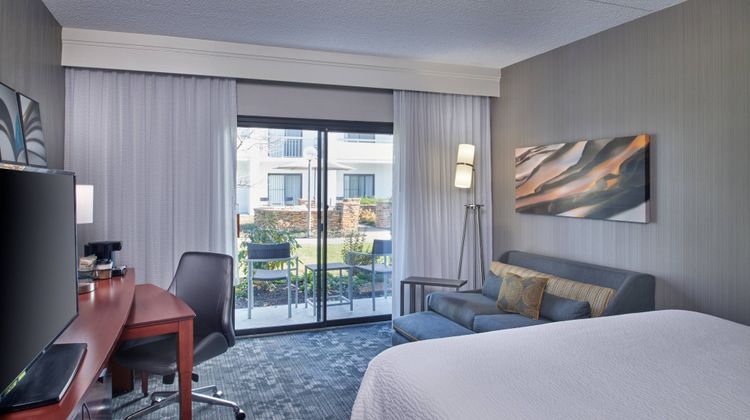 Courtyard Indianapolis Castleton Room
