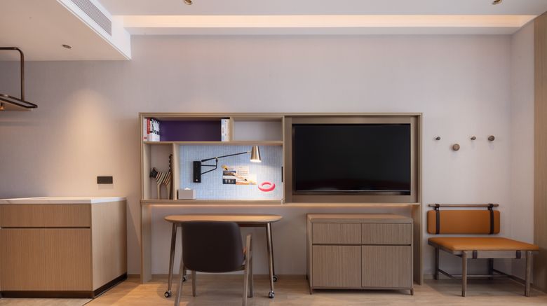 <b>Home2 Suites by Hilton Yiwu Room</b>. Images powered by <a href="https://www.leonardoworldwide.com/" title="Leonardo Worldwide" target="_blank">Leonardo</a>.