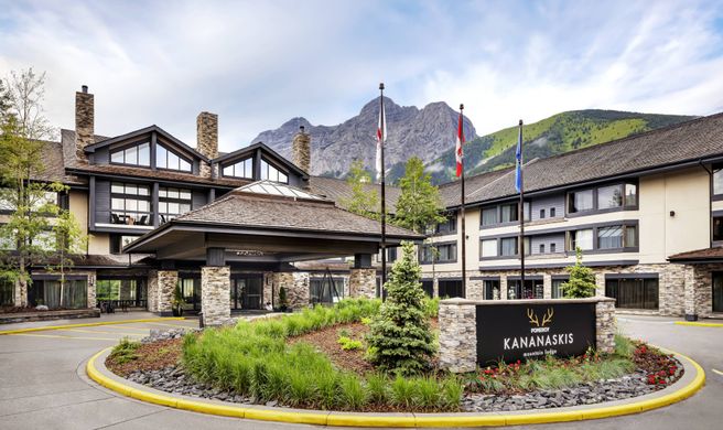 Pomeroy Kananaskis Mountain Lodge Exterior