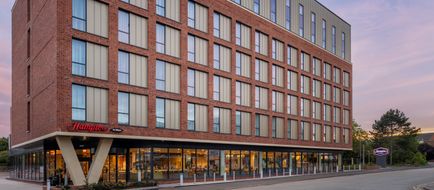 Hampton by Hilton Nuneaton Exterior