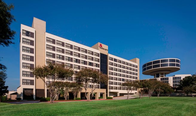 Houston Airport Marriott at George Bush Exterior