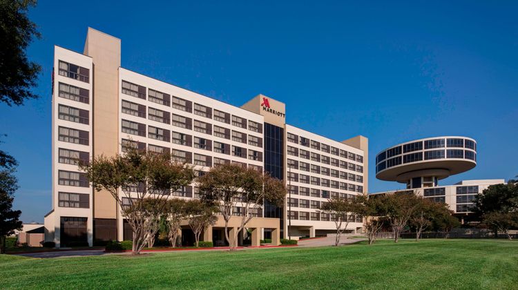 Houston Airport Marriott at George Bush Exterior