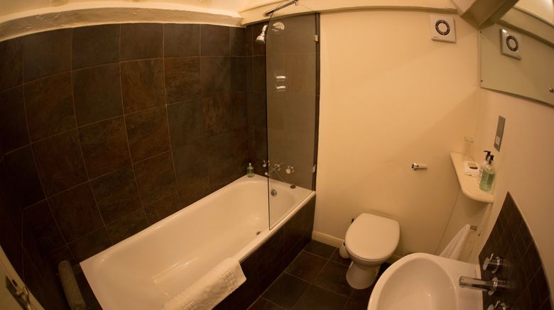 <b>Channels Hotel Room</b>. Images powered by <a href="https://www.leonardoworldwide.com/" title="Leonardo Worldwide" target="_blank">Leonardo</a>.
