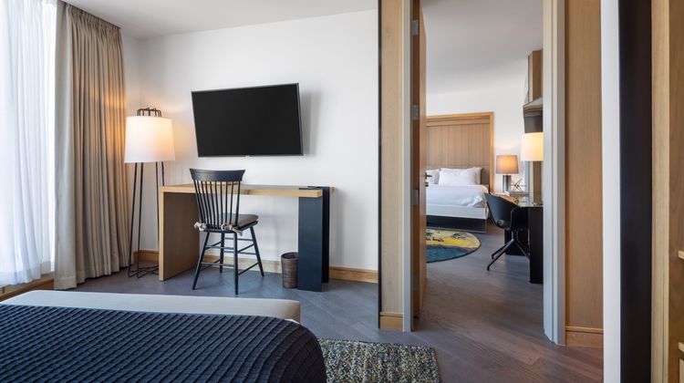 The Windsor Suites Room