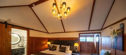 Hana Lodge Lobby