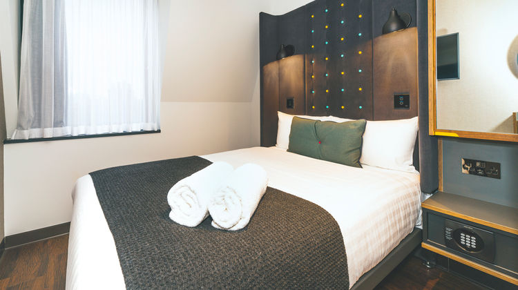 Point A Canary Wharf Room