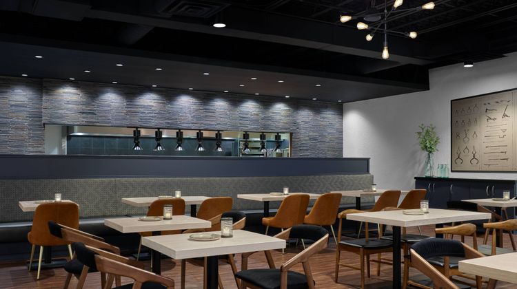 Delta Hotels Milwaukee Northwest Restaurant