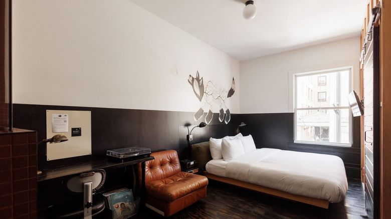 <b>The Clyde Hotel Suite</b>. Images powered by <a href="https://www.leonardoworldwide.com/" title="Leonardo Worldwide" target="_blank">Leonardo</a>.