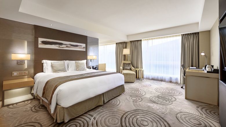 <b>The Royal Garden Hong Kong Suite</b>. Images powered by <a href="https://www.leonardoworldwide.com/" title="Leonardo Worldwide" target="_blank">Leonardo</a>.